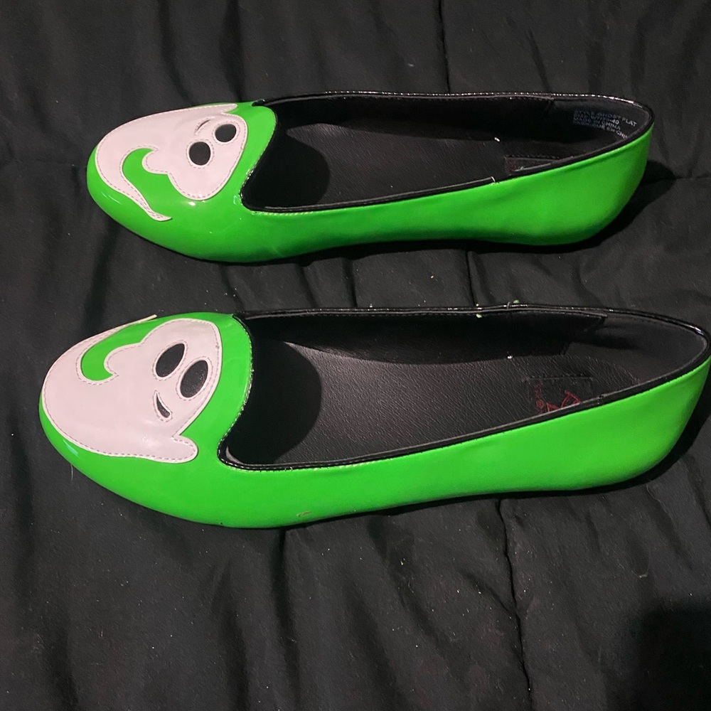 Strangecult green ghost flats